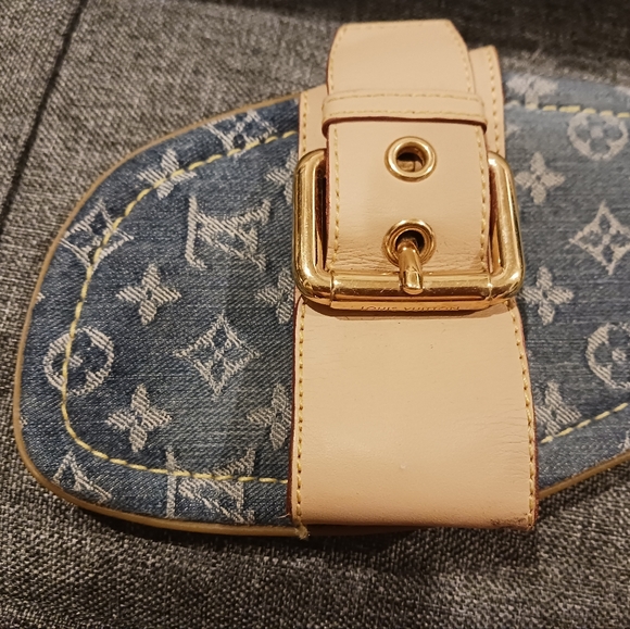 Louis Vuitton Flip Flops (Authentic) - Picture 3 of 9